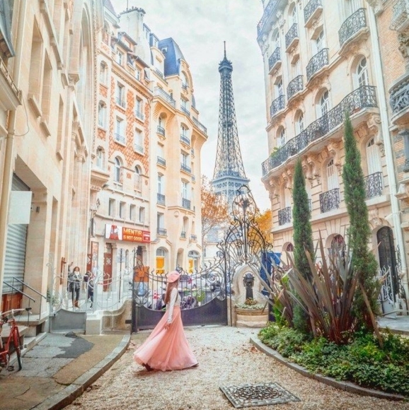 Vintage 14kt Gold Hoop Earrings 1970s - Picture 6 of 8